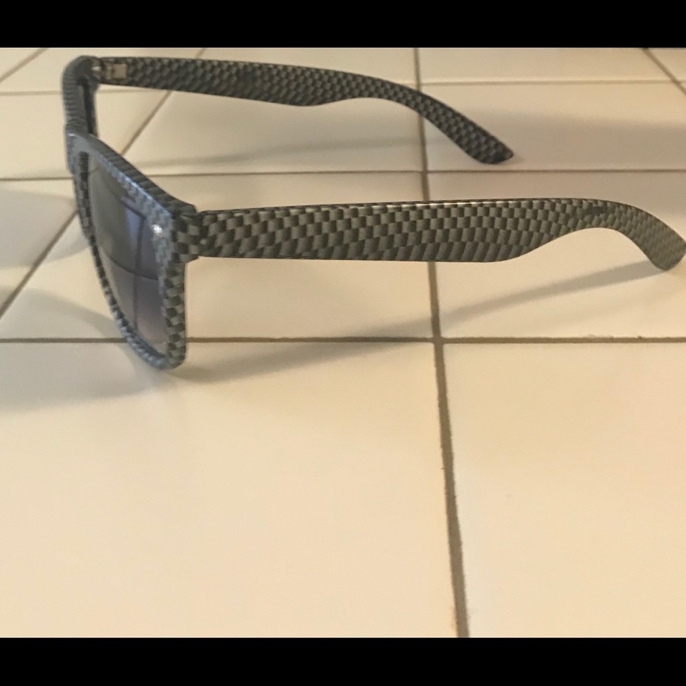Checkered sunglasses - Picture 3 of 4